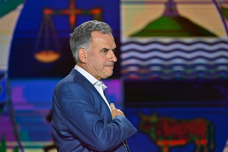 أوروغواي .. تنصيب ياماندو أورسي رئيسا جديدا للبلاد