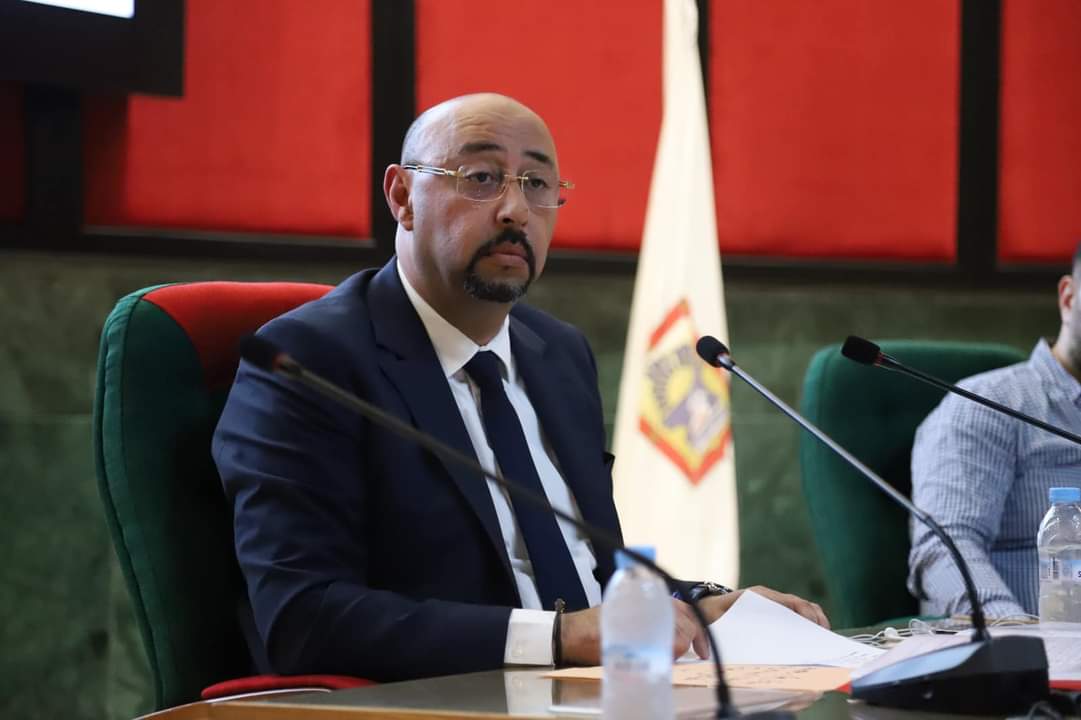 عمدة طنجة يوضح أسباب سفره إلى إسبانيا ويؤكد عودته للمثول أمام القضاء
