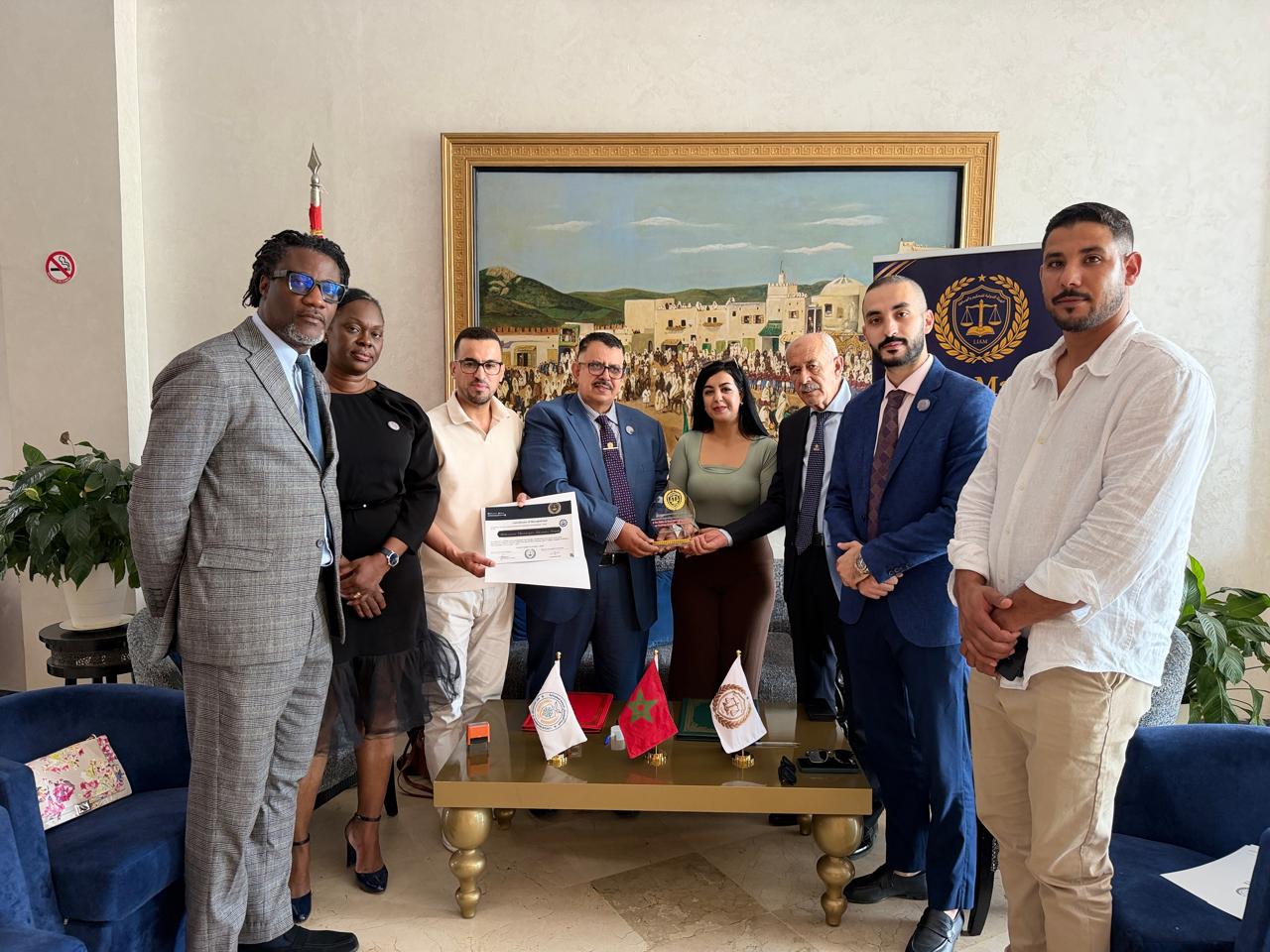 تكريم الإعلامية والمديرة التنفيذية للمرصد المتوسطي للنزاهة المعلوماتية نصرة بنعمار